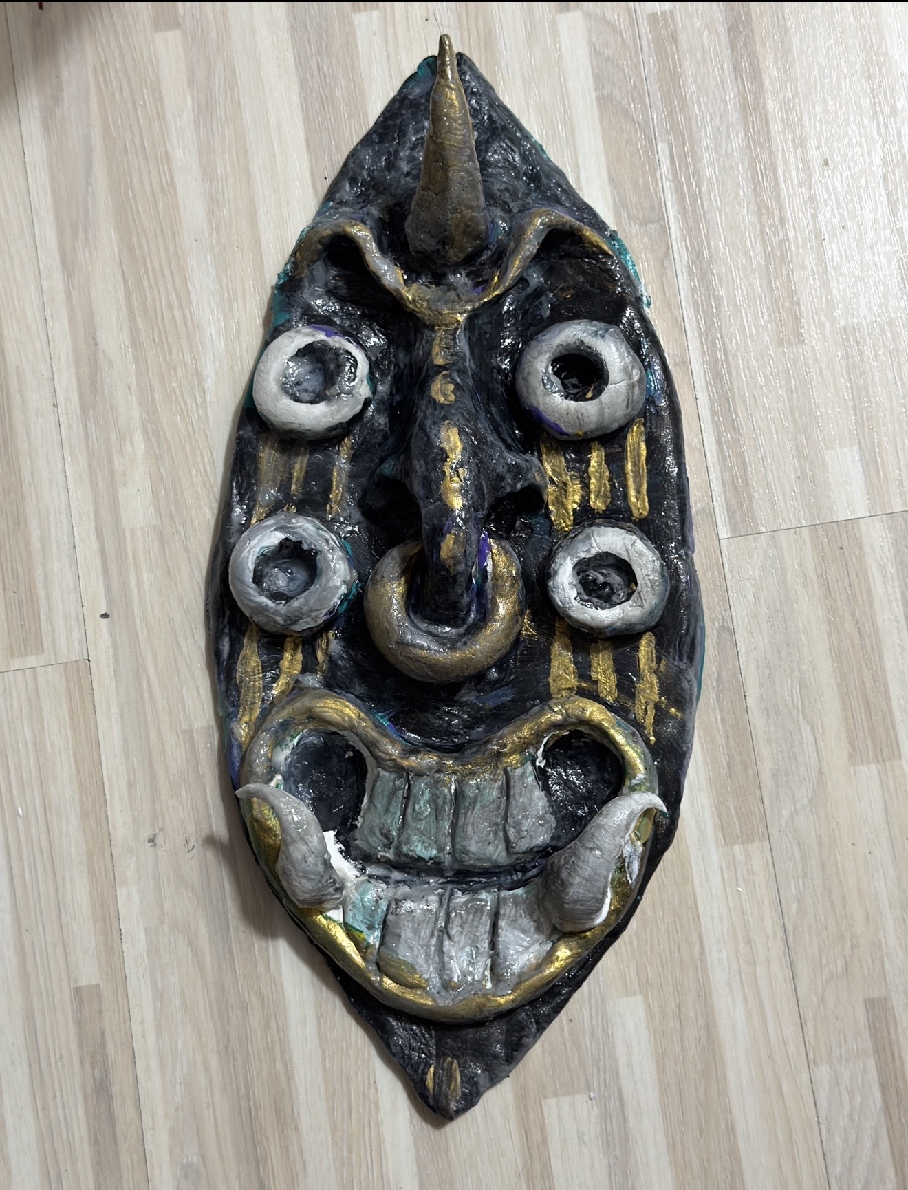 Masca freaky demon cu cercei